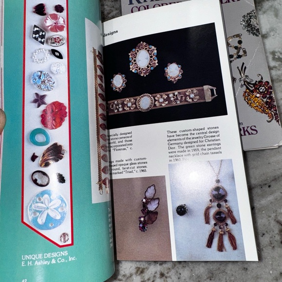 Rhinestone Jewelry Collector’s Handbooks Lot - Picture 7 of 8